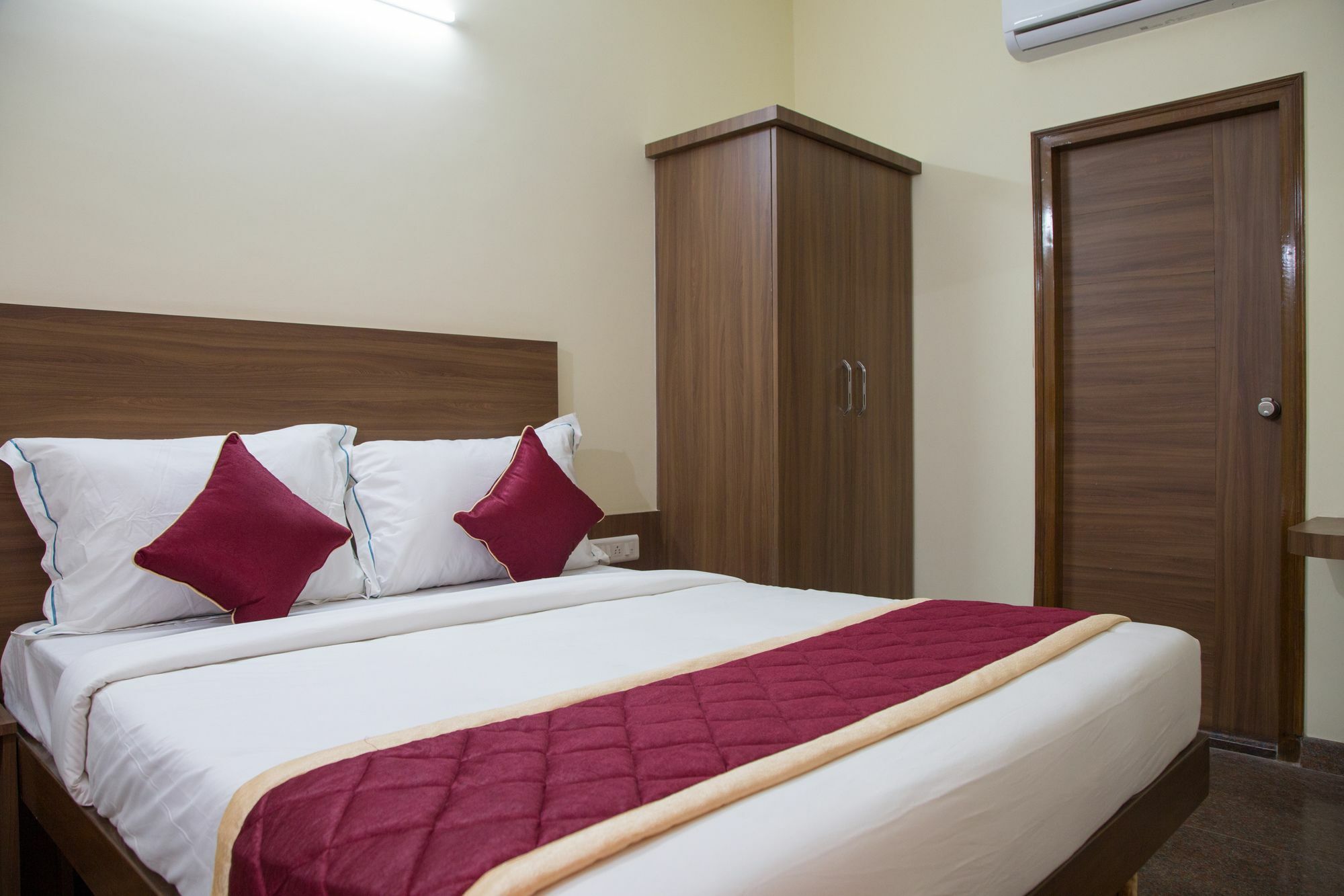 Hotel O Champion Comfort Near Hosahalli Metro Station Bangalore Luaran gambar